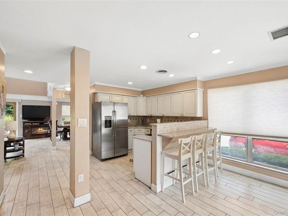 100 Baker Court 90, Island Park NY 11558