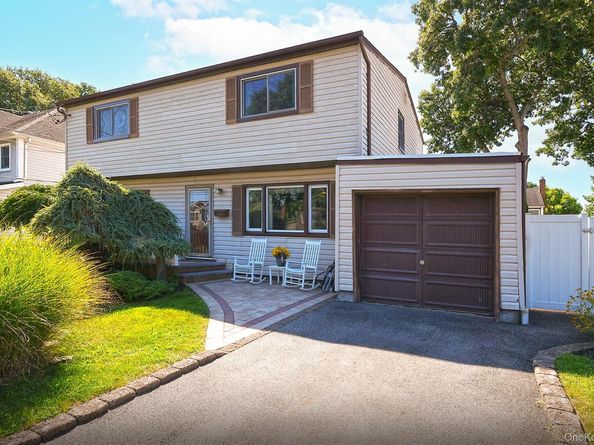 108 Connecticut Avenue, Massapequa NY 11758