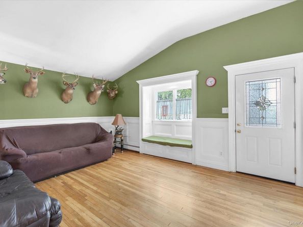 81 Lenore Lane, Farmingville NY 11738