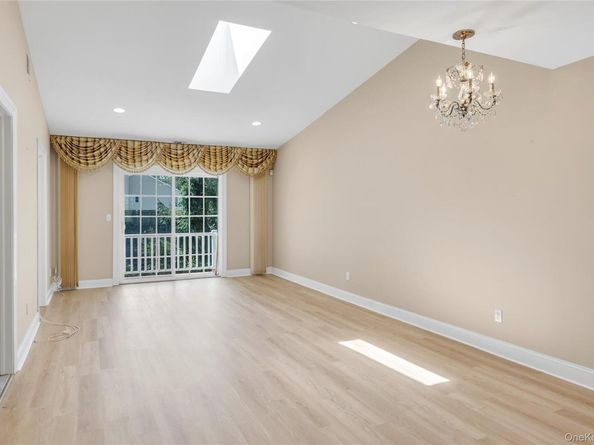 1118 Savoy Drive, Melville NY 11747