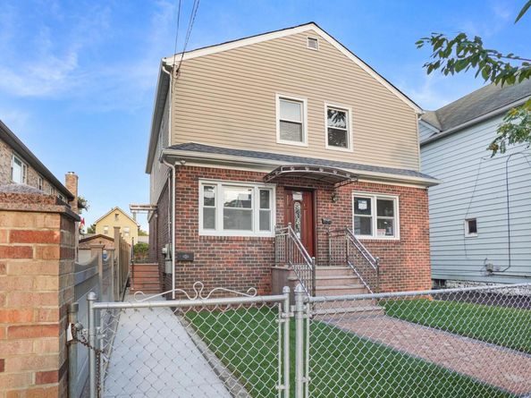 124-23 135th Place, South Ozone Park NY 11420