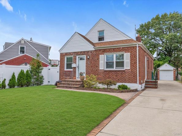12 Kingston Street, Elmont NY 11003