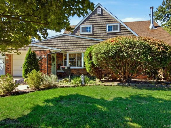 33 Stonecutter Road, Levittown NY 11756