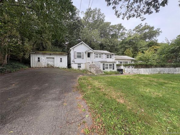 27 Shady Lane, Huntington NY 11743
