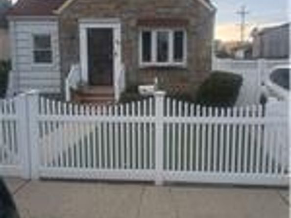 16 Stone Street, Elmont NY 11003