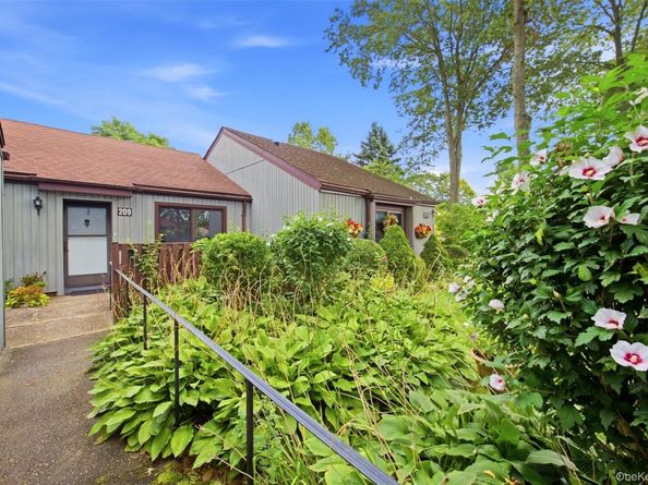 209 Strathmore Gate Drive, Stony Brook NY 11790