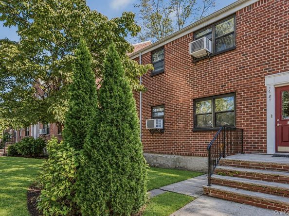 17-81 166th Street 327, Whitestone NY 11357