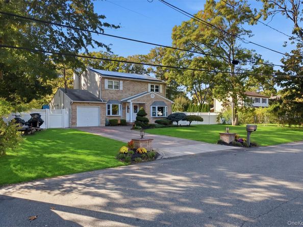 12 17th Avenue, Ronkonkoma NY 11779