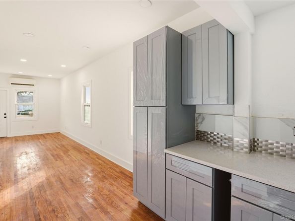 137 43rd Street, Copiague NY 11726