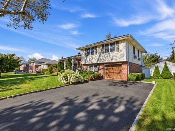 7 Goldfield Street, Melville NY 11747