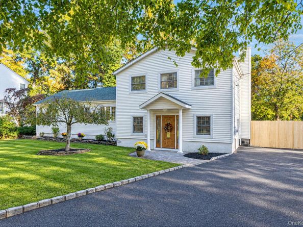 21 Huntington Road, Sound Beach NY 11789