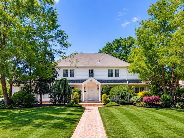 151 Cathedral Avenue, Hempstead NY 11550