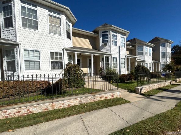 54 Landing Road, Glen Cove NY 11542