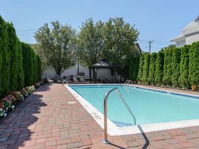 242 Maple Avenue 419, Westbury NY 11590
