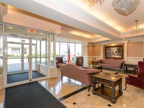 242 Maple Avenue 419, Westbury NY 11590