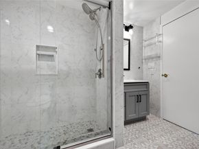 242 Maple Avenue 419, Westbury NY 11590
