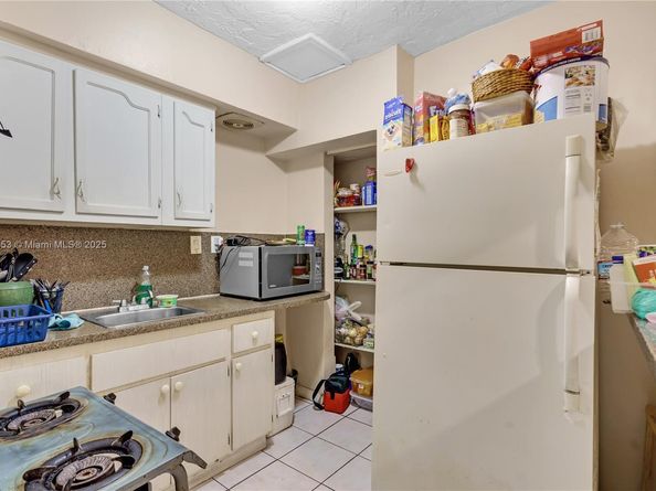 1478 SW 2nd St, Miami FL 33135