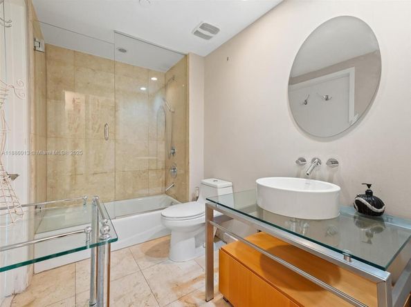 6000 Collins Ave 132, Miami Beach FL 33140