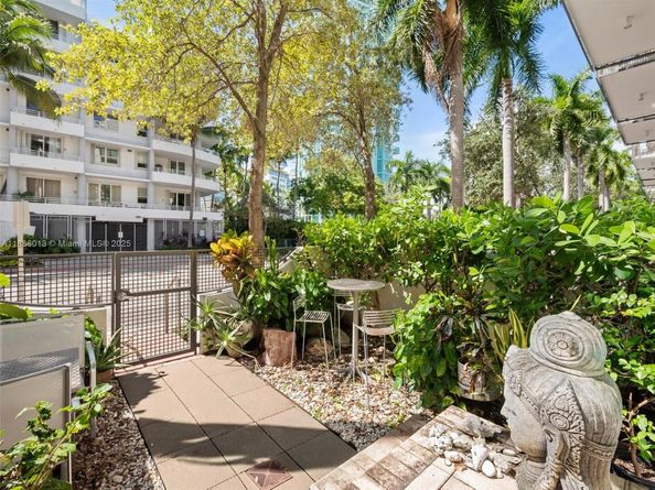 6000 Collins Ave 132, Miami Beach FL 33140