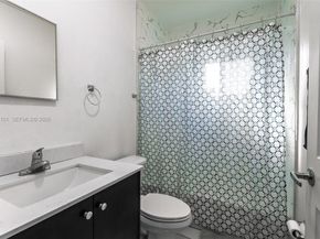 1998 NW 47th St, Miami FL 33142