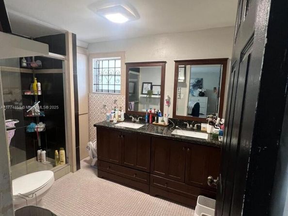 545 NW 136th St, North Miami FL 33168