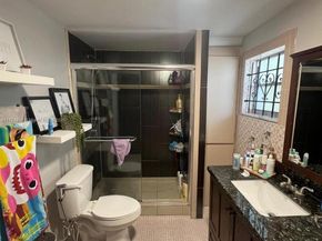 545 NW 136th St, North Miami FL 33168
