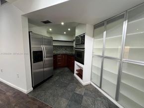 9715 Fontainebleau Blvd E308, Miami FL 33172
