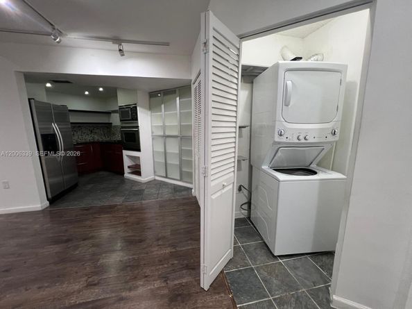 9715 Fontainebleau Blvd E308, Miami FL 33172