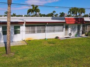 5800 W Fernley Dr Drive W 40, West Palm Beach FL 33415