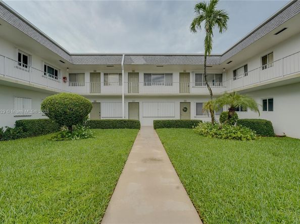 3280 Cynthia Ln 205, Lake Worth FL 33461