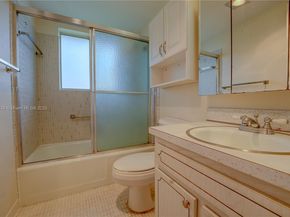 3280 Cynthia Ln 205, Lake Worth FL 33461