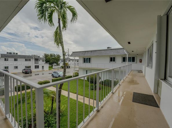 3280 Cynthia Ln 205, Lake Worth FL 33461