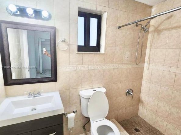 627 E 45th St, Hialeah FL 33013