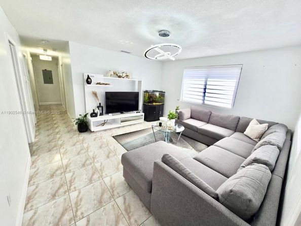 627 E 45th St, Hialeah FL 33013
