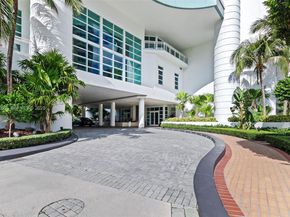 900 Brickell Key Blvd 2002, Miami FL 33131