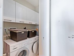 900 Brickell Key Blvd 2002, Miami FL 33131