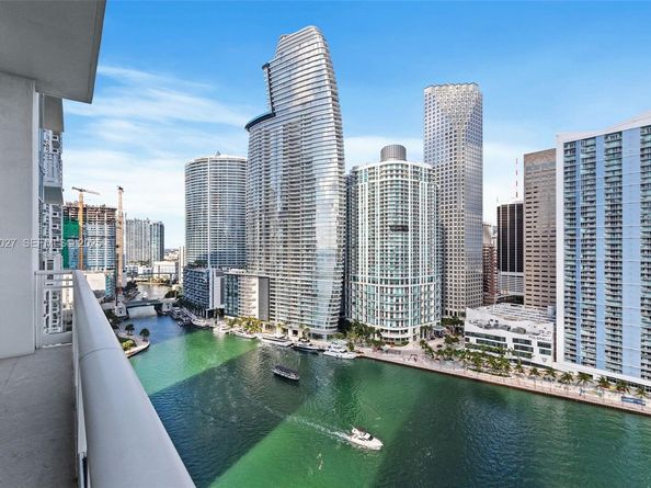 900 Brickell Key Blvd 2002, Miami FL 33131