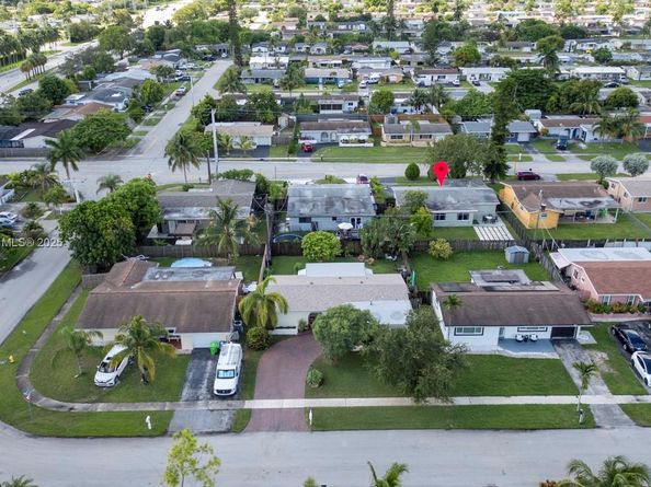 8941 NW 25th Ct, Sunrise FL 33322