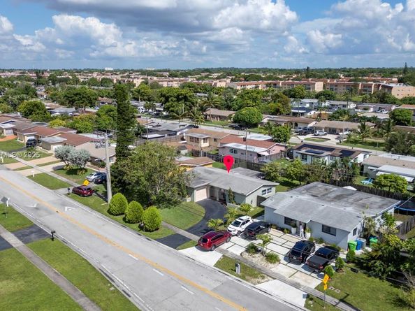 8941 NW 25th Ct, Sunrise FL 33322