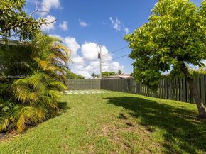 8941 NW 25th Ct, Sunrise FL 33322