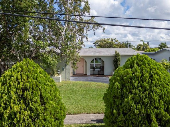 8941 NW 25th Ct, Sunrise FL 33322