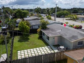 8941 NW 25th Ct, Sunrise FL 33322