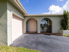 8941 NW 25th Ct, Sunrise FL 33322