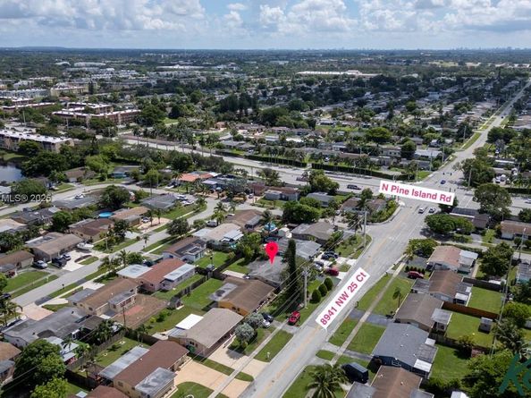 8941 NW 25th Ct, Sunrise FL 33322