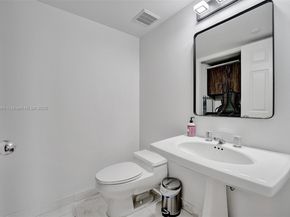 3530 Mystic Pointe Dr 2002, Aventura FL 33180