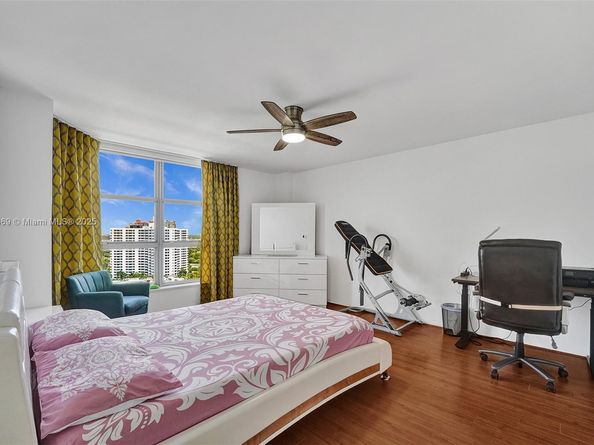 3530 Mystic Pointe Dr 2002, Aventura FL 33180