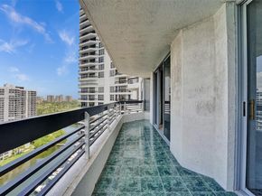 3530 Mystic Pointe Dr 2002, Aventura FL 33180