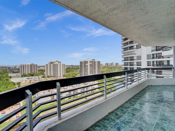 3530 Mystic Pointe Dr 2002, Aventura FL 33180