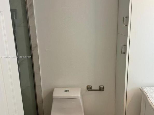 18101 NW 68th Ave D207, Hialeah FL 33015