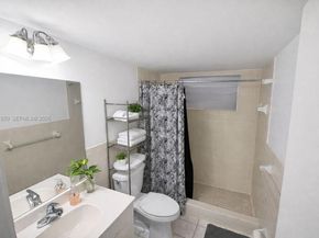 7000 Nova Dr 205E, Davie FL 33317